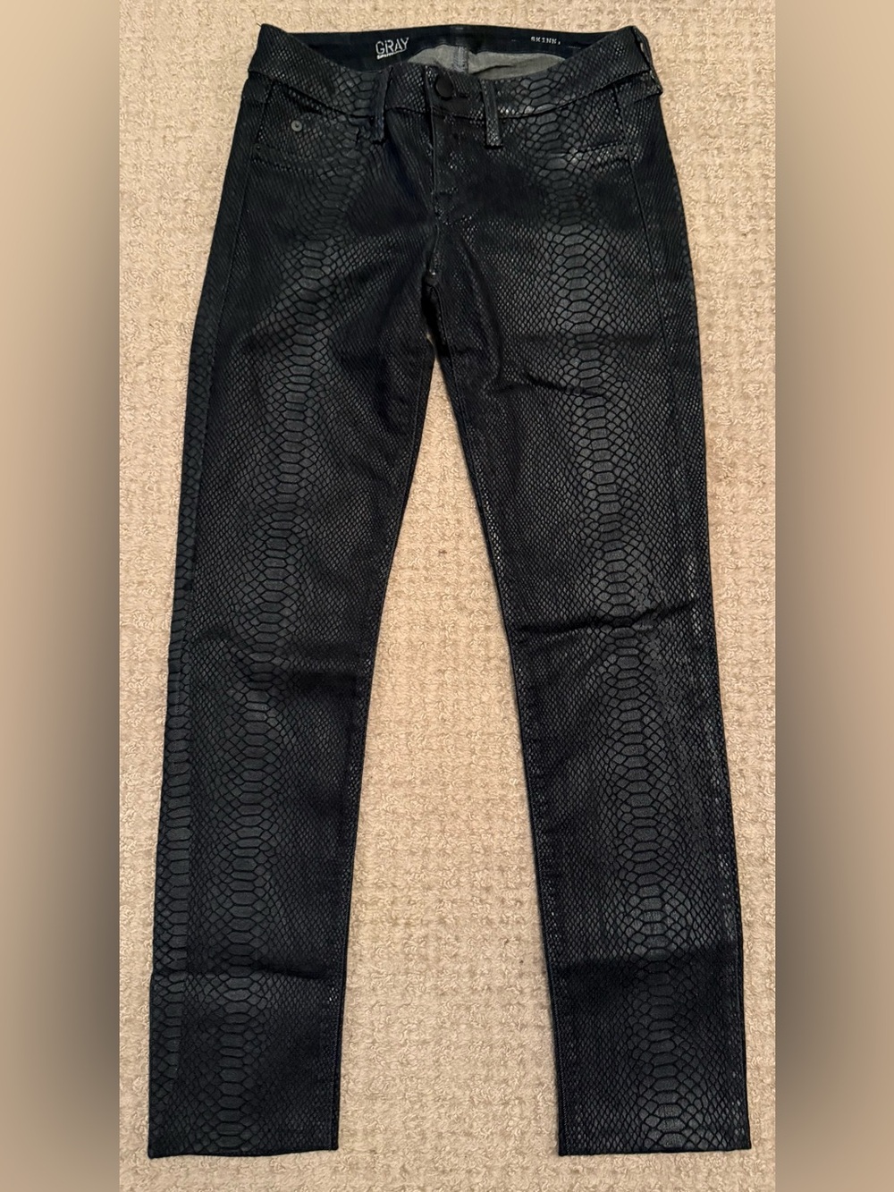 GRAY Saks Fifth Avenue Snake Print Skinny Jeans Black Coated Pants stretch 26